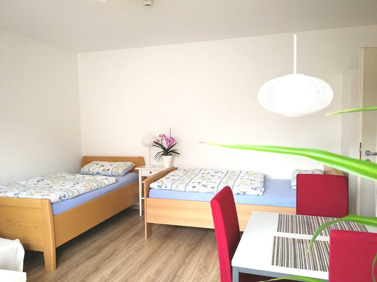 Quiet City-Apt, 4Min City-Center, 18Min Fair Nuernberg!!! Exterior photo